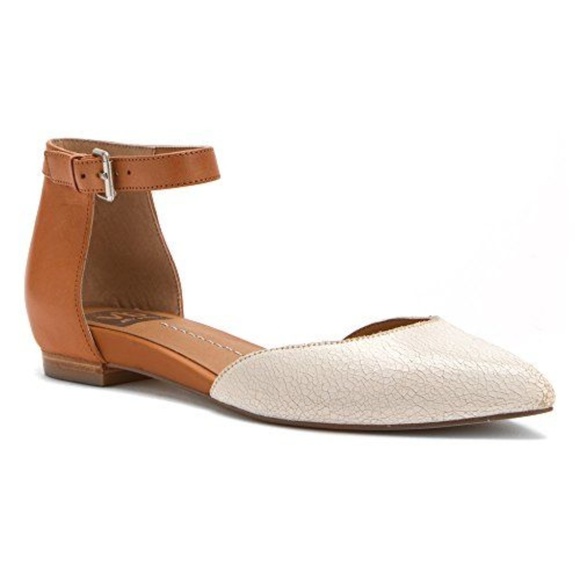 DV by Dolce Vita Geo Flats (bone crackled leather) - Picture 1 of 7